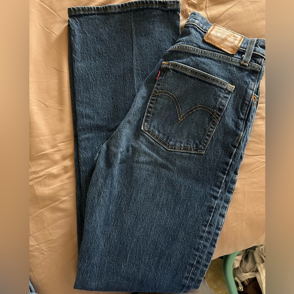 Levi’s premium:Ribcage flair jeans. 🩵